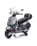 Moto électrique Piaggio Vespa GTS Super 12V avec top case et pare-brise